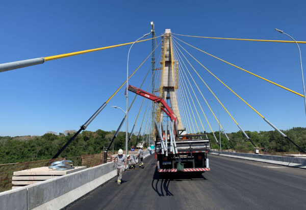 Estrutura da nova Ponte da Integração Brasil-Paraguai está concluída  -