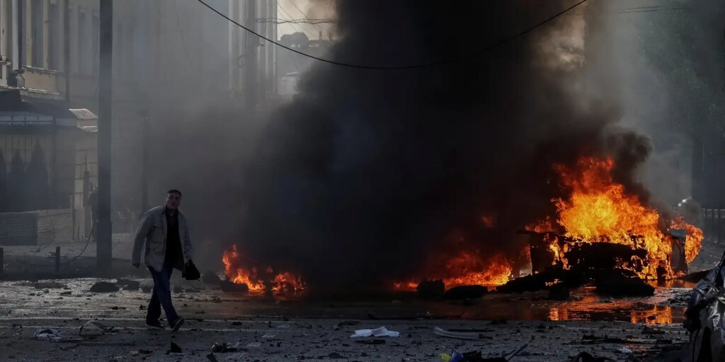 2022-10-10t161538z_1578409944_rc26yw9f88f3_rtrmadp_3_ukraine-crisis-kyiv-blast.jpg