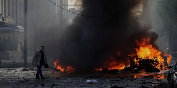 2022-10-10t161538z_1578409944_rc26yw9f88f3_rtrmadp_3_ukraine-crisis-kyiv-blast.jpg