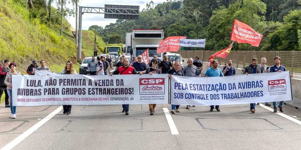 2023-04-26-avibras-protesto_na_tamoios-roosevelt_cassio_30.jpg