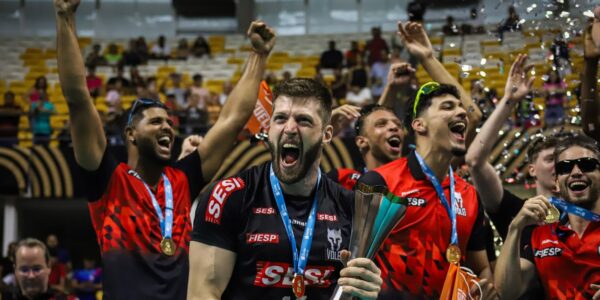 jogadores_e_comissao_tecnica_celebram_o_titulo_3_fernanda_queiroz.jpeg
