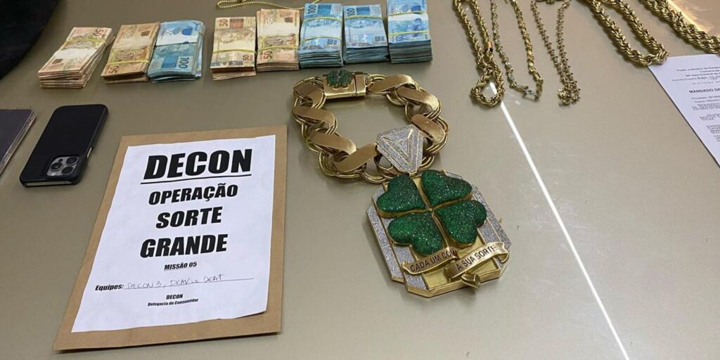material_apreendido_-_divulgacao_policia_civil_rj_copy.jpg