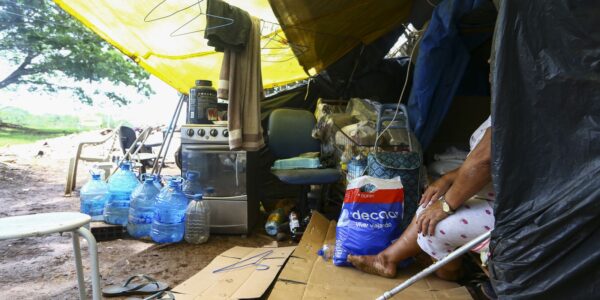 moradores-de-rua-copa_mcamgo_abr_091220221818-4.jpg