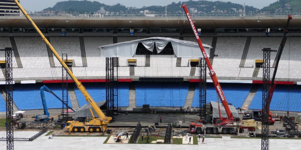 palco_para_show_da_madonna_comeca_a_tomar_forma_no_maracana_-_foto_marcelo_santos.jpg