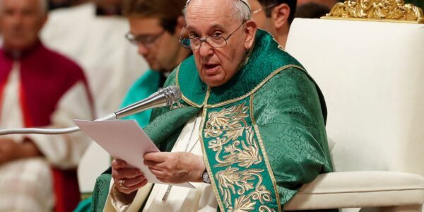 2022-09-05t134733z_1_lynxmpei840fv_rtroptp_4_pope-cardinals-mass.jpg