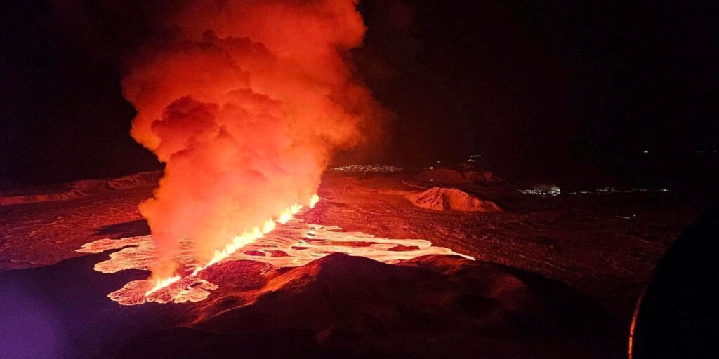 2024-02-08t122304z_1_lynxmpek170hi_rtroptp_4_iceland-volcano.jpg