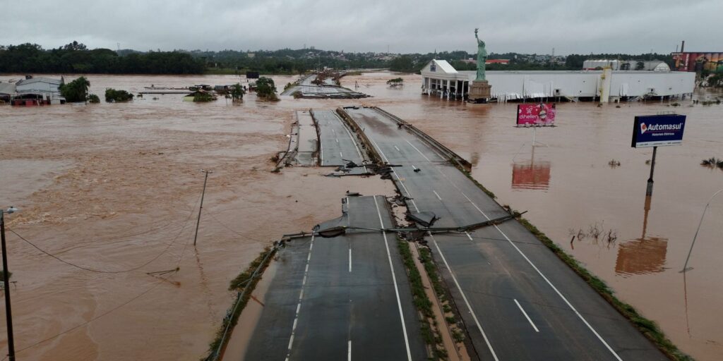 2024-05-03t173040z_452108535_rc2wi7a3sgj6_rtrmadp_3_brazil-rains.jpg