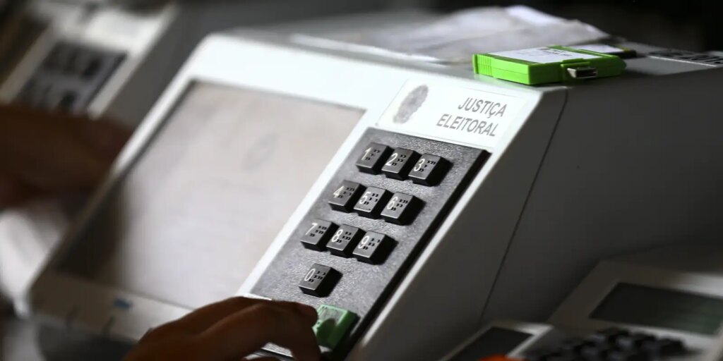 lacracao-urnas-eletronicas_mcamgo_abr_210920221818-11.jpg