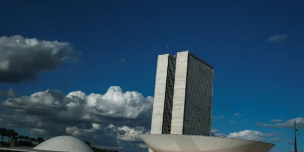 monumentos_brasilia_cupula_plenario_da_camara_dos_deputados3103201338.jpg