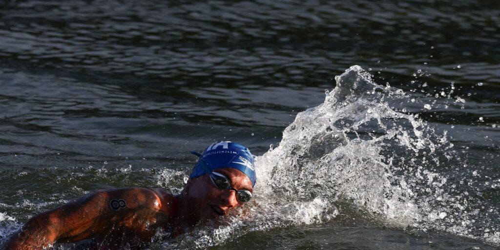 ana_marcela_cunha_4_maratona_aquatica_paris.jpeg