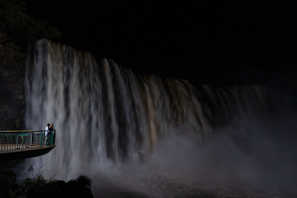 CATARATAS - NOITE