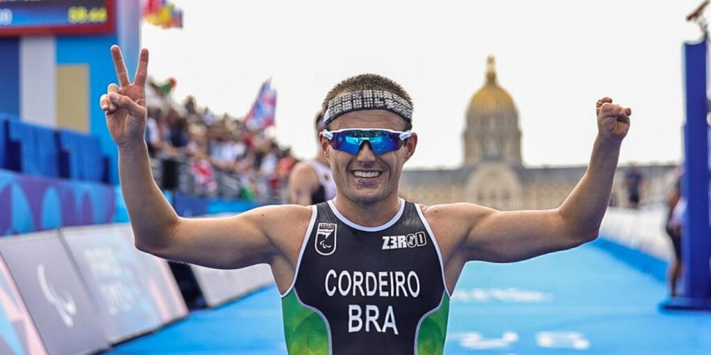 ronan_cordeiro_triatlo_prata_paralimpiada_2024.jpeg