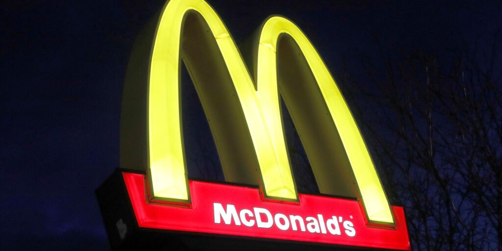 2024-10-22t220922z_2_lynxmpek9l0rv_rtroptp_4_health-coronavirus-mcdonalds.jpg