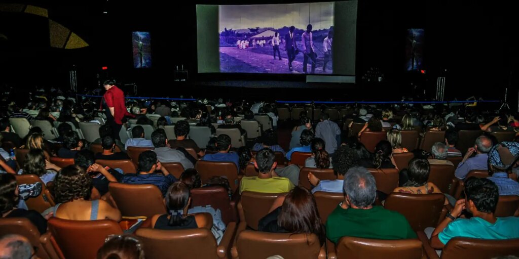 cinema1122010-301110ra3949_e_1.jpg
