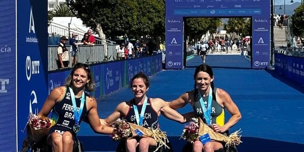 jessica_messali_e_leticia_freitas_prata_e_broze_mundial_de_triatlo_paral.jpg