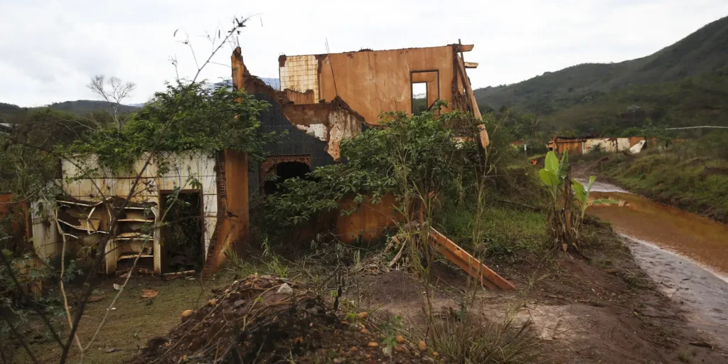 moradores_de_barra_longa_uma_das_regioes_atingidas_pela_tragedia_de_mariana_tambem_sofrem_com_depres.webp