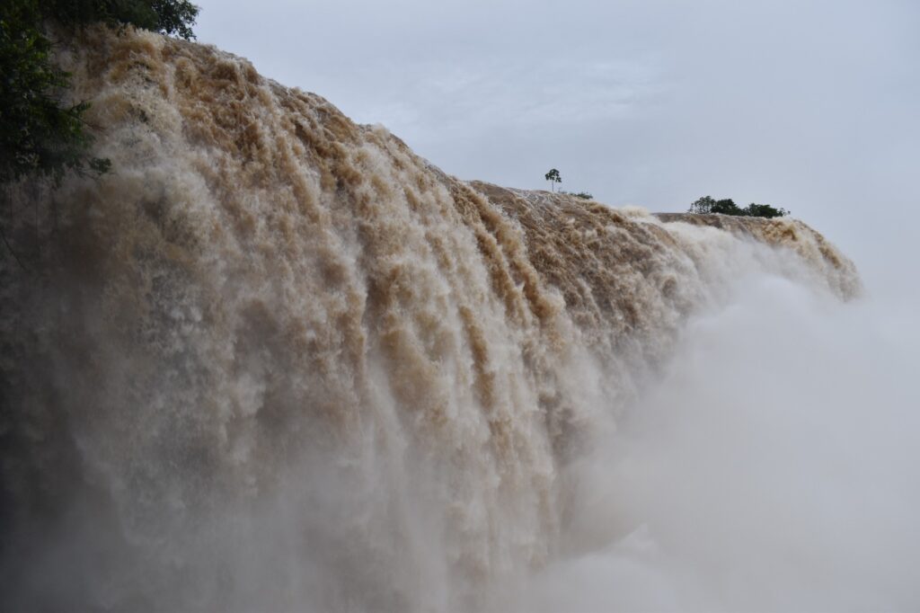 Cataratas - Capa