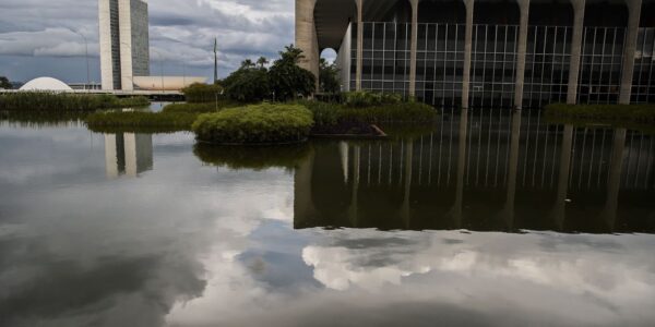 brasilia_60_anos_espelho_itamaraty_0420202398_2.jpg