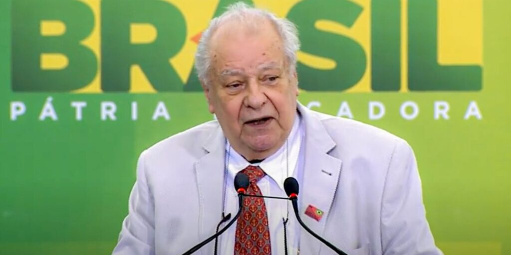 cientista_rogerio_cerqueira_leite.jpg