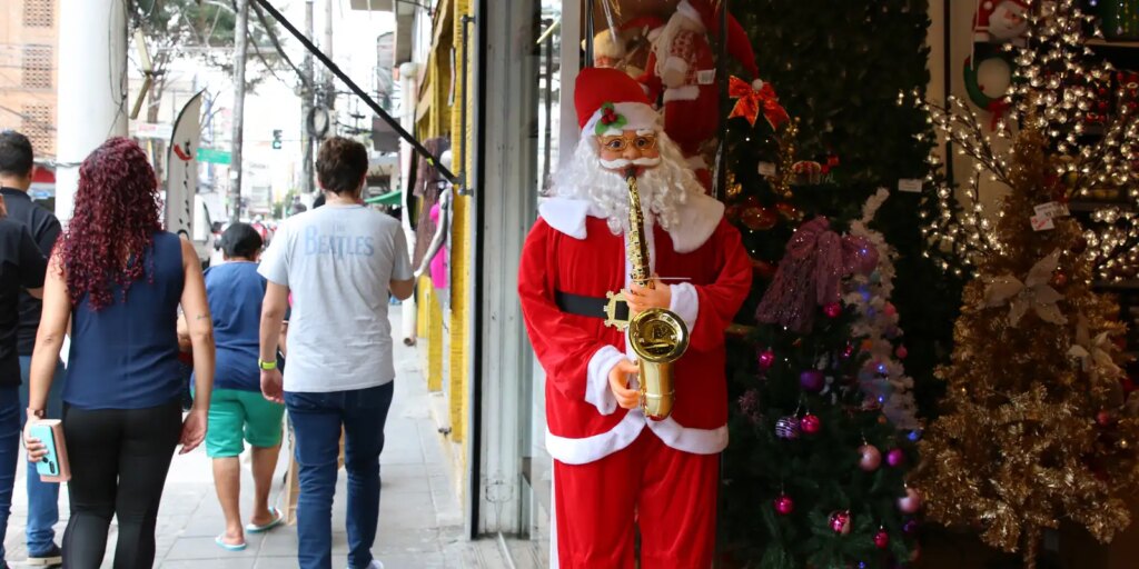 comercio_decoracao_de_natal_rvrsa_abr_2511213978.jpg