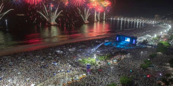 palco_copacabana_reveillon_2023_-_foto_julio_guimaraes_-_riotur.jpg