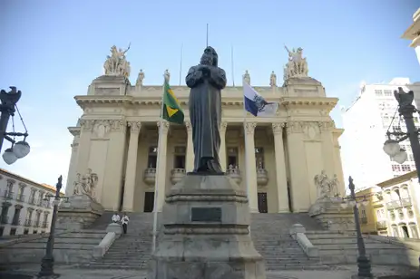 Fachada da Casa da Democracia, centro cultural que futuramente vai ocupar o prédio histórico do Palácio Tiradentes, no centro do Rio de Janeiro