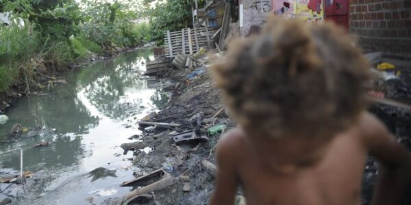 910224-moradores_complexo20da20mare_51001.jpg