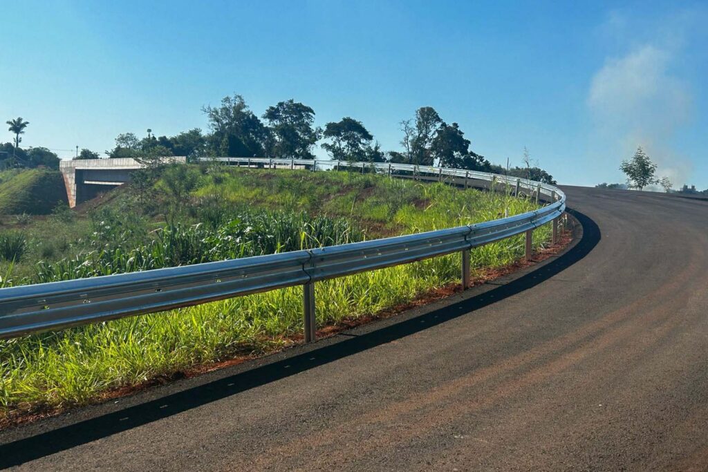 perimetral_leste_3_-_defensas_metalicas