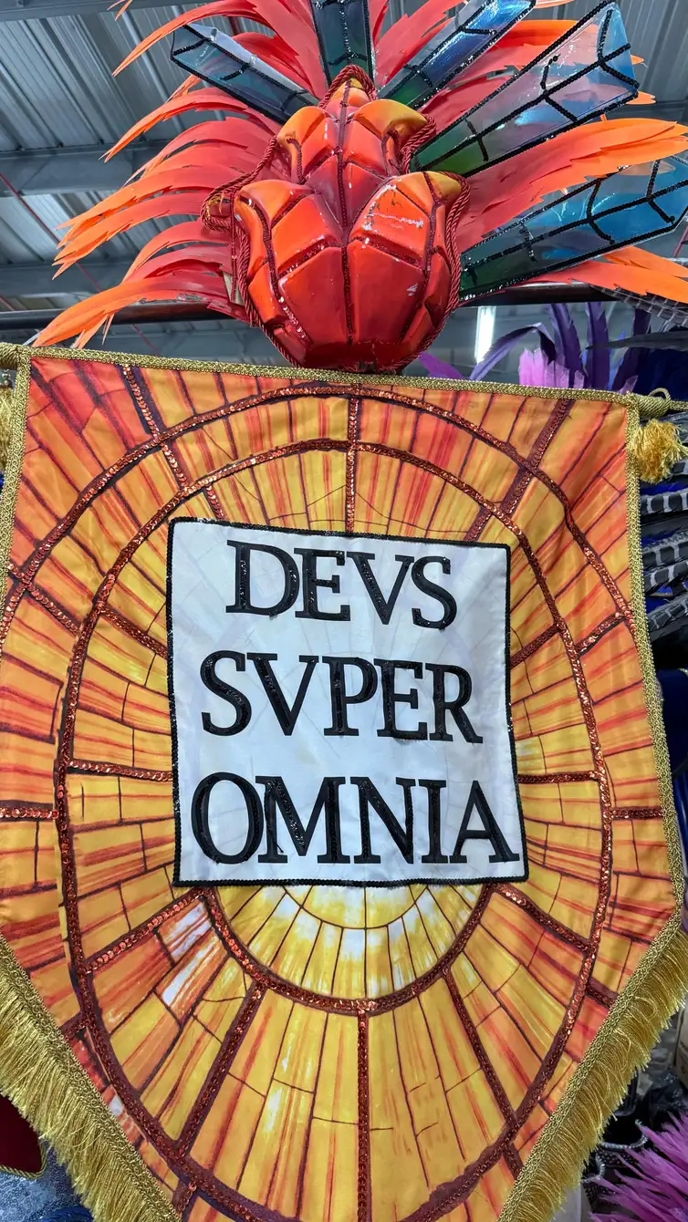 São Paulo (SP), 24/02/2024 - Detalhes de alegorias e fantasias da escola de samba Paraíso do Tuiuti. Foto: Paraíso do Tuiuti/Divulgação