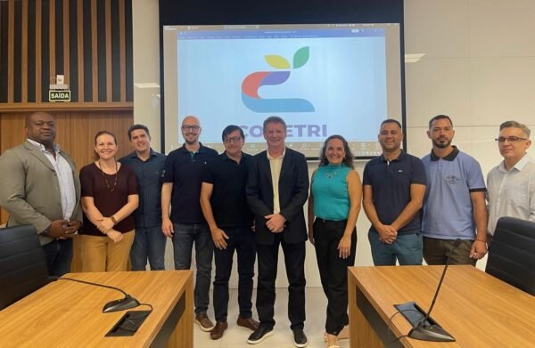 Reunião presencial e on-line teve representantes de Ciudad del Este, Foz, Presidente Franco e Puerto Iguazú – foto divulgação