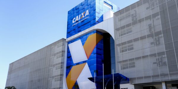 predio_da_caixa_economica_federal_170120182639.jpg
