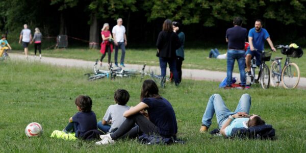 2020-05-12t125641z_1_lynxmpeg4b122_rtroptp_4_saude-coronavirus-franca-parques.jpg