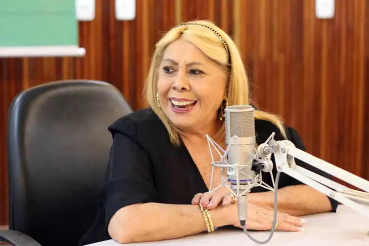 São Paulo (SP), 27/05/2025 - Cantora Anastácia, em entrevista para a Rádio Nacional SP. Considerada a “Rainha do Forró”, tem sua estória atrelada a de Dominguinhos, que foi seu principal parceiro na carreira musical. Foto: Cadu Pinotti/Agência Brasil