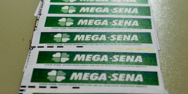 mega_sena_mcajr_abr_2904223677.jpg