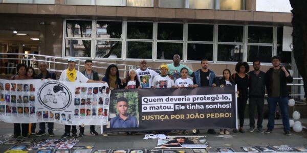 familia_do_jovem_joao_pedro_-_credito_rafael_henrique_brito_-_ong_rio_de_paz.jpeg