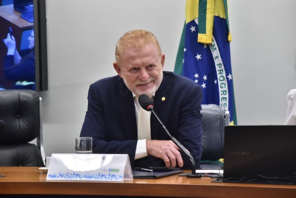 VERMELHO
