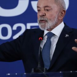 Lula diz que Brics seguirá discutindo alternativas ao dólar