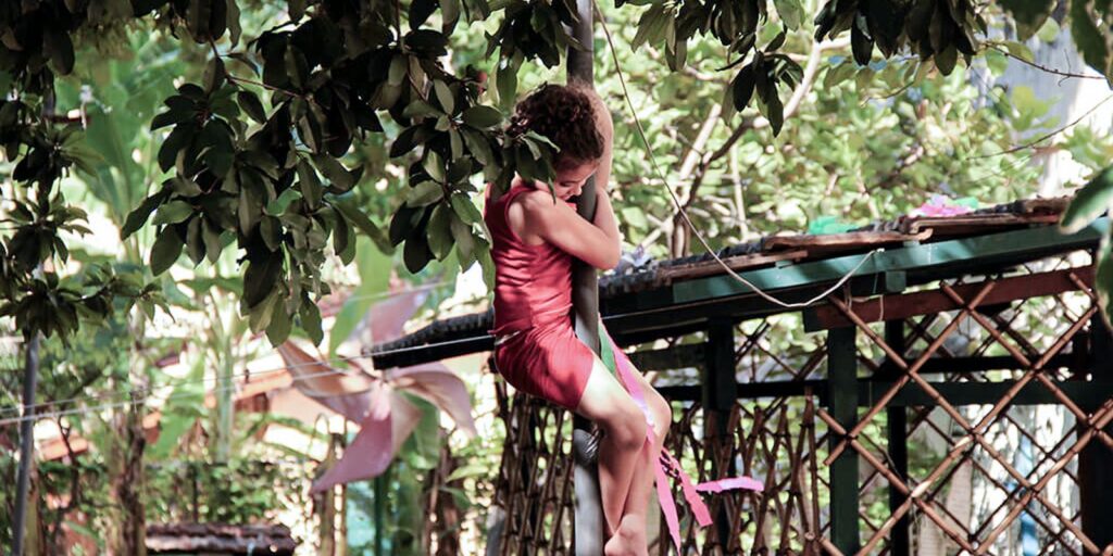 quintal_da_sede_do_tear_no_site_do_instituto.jpg