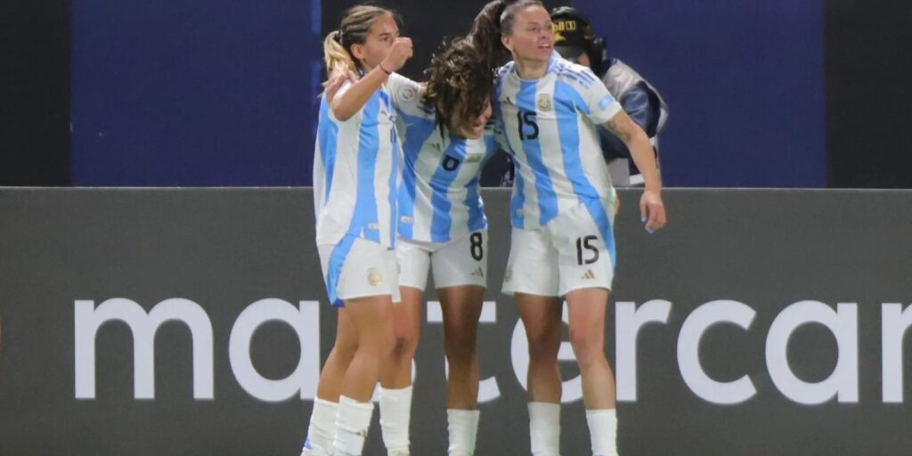 rgentina_bate_chile_e_vira_lider_do_grupo_a_na_copa_america_feminina.jpg