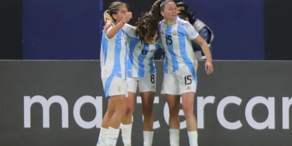 rgentina_bate_chile_e_vira_lider_do_grupo_a_na_copa_america_feminina.jpg