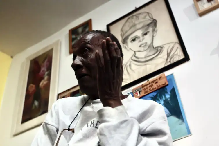 Paulo Pinto/Agência Brasil São Paulo (SP), 14/07/2025 - 10 anos da chacina de Osasco/Barueri. Zilda Maria de Paula, mãe de Fernando que foi assassinado em chacina. Foto: Paulo Pinto/Agncia Brasil