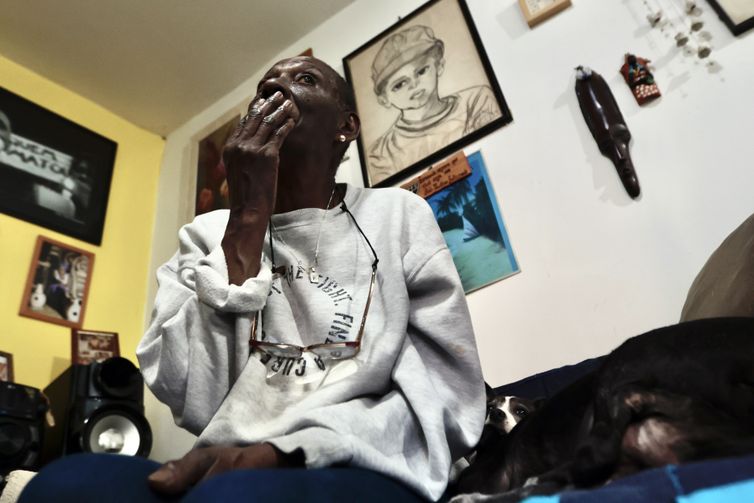 São Paulo (SP), 14/07/2025 - 10 anos da chacina de Osasco/Barueri.  Zilda Maria de Paula, mãe de Fernando que foi assassinado em chacina. Foto: Paulo Pinto/Agncia Brasil