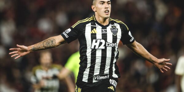 galo_avanca_as_quartas.jpg