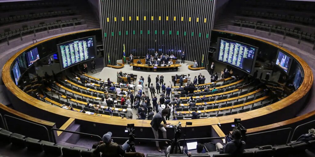 1758664625_pec_da_blindagem03.jpg
