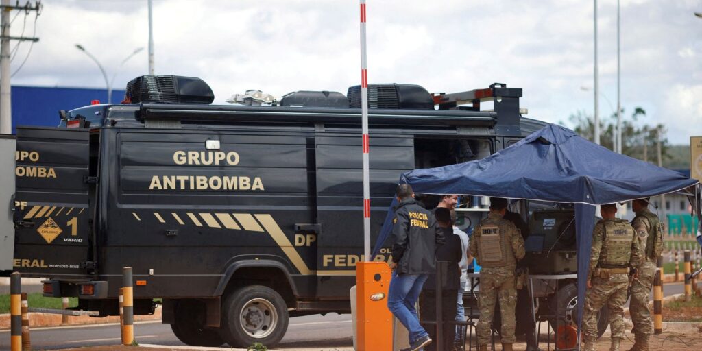 2022-12-25t001443z_199803481_rc2hcy99krro_rtrmadp_3_brazil-bomb.jpg