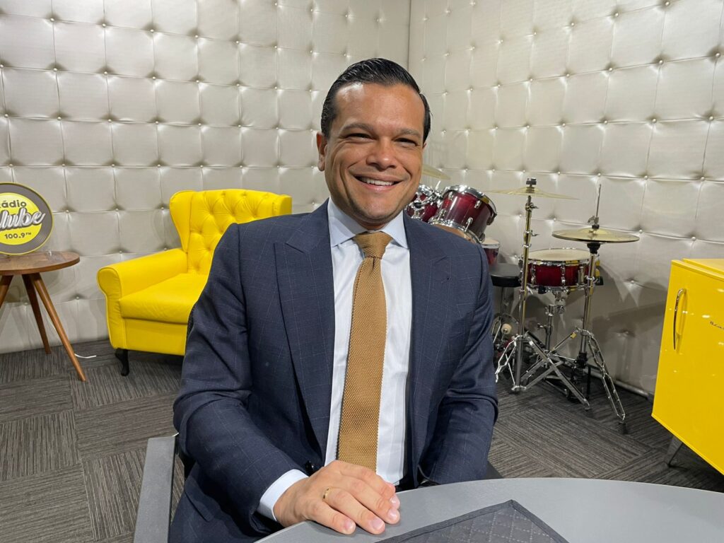 Dr. Flavio Machado