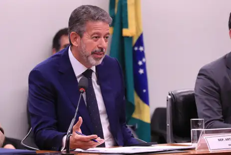 Brasília (DF), 16/07/2025  - A comissão especial da Câmara dos Deputados criada para analisar o projeto que altera a legislação do Imposto de Renda (PL 1087/25), durante reunião que votou o parecer do relator, deputado Arthur Lira (PP-AL).  Foto: Lula Marques/Agência Brasil