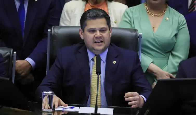 Brasília (DF), 09/09//2025  - Sessão do Congresso para  promulgar a emenda constitucional (PC 136/2025) que estabelece novos limites e prazos para o pagamento de precatórios.  Foto: Lula Marques/Agência Brasil