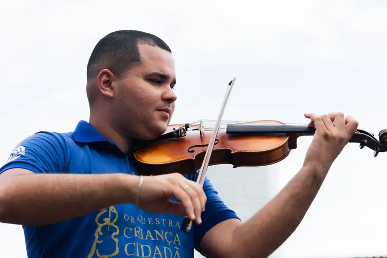Recife (PE), 25/09/2025 - Pedro Martins, integrante da Orquestra Criança Cidadã. Foto: Augusto Cataldi/Ascom OCC