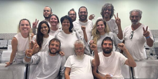 13_brasileiros_reunidos_na_jorndania.jpg